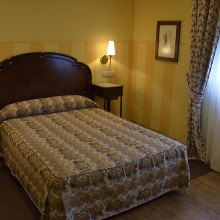 Hotel Dona Jimena Villarcayo Phòng bức ảnh