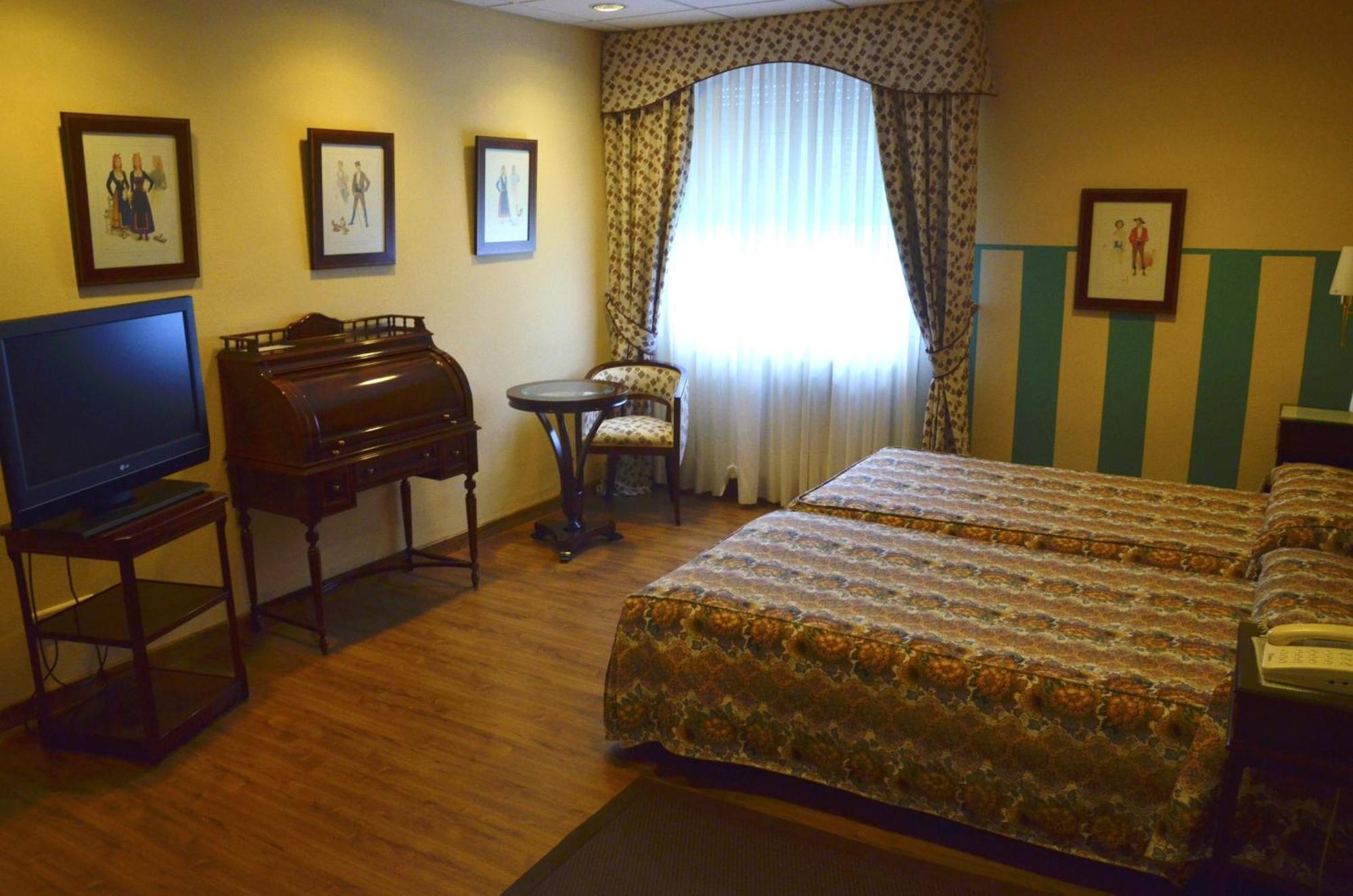 Hotel Dona Jimena Villarcayo Phòng bức ảnh