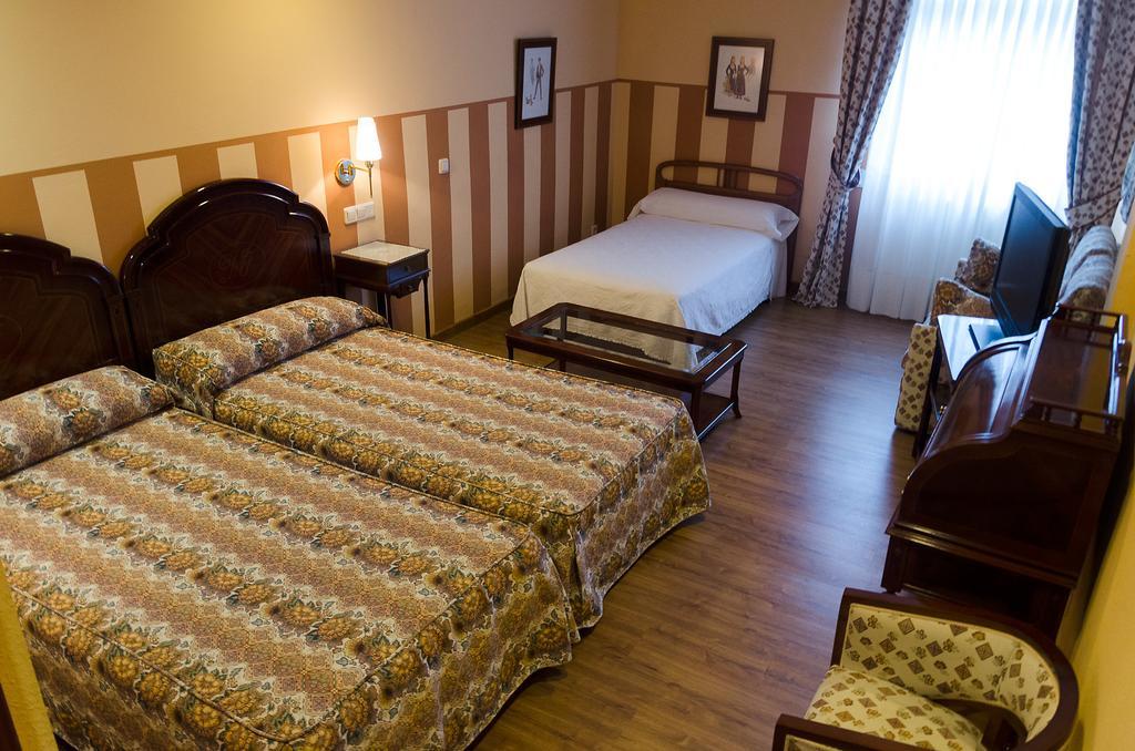 Hotel Dona Jimena Villarcayo Phòng bức ảnh